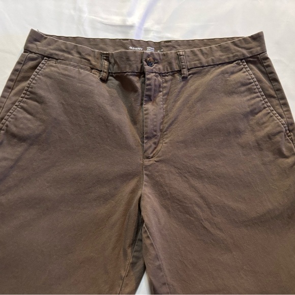 Old Navy Brown Chinos Versatile Everyday Wear - Picture 1 of 3